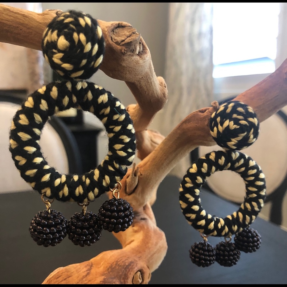🌸Beautiful Yarn and Beaded Statement Earrings🌸